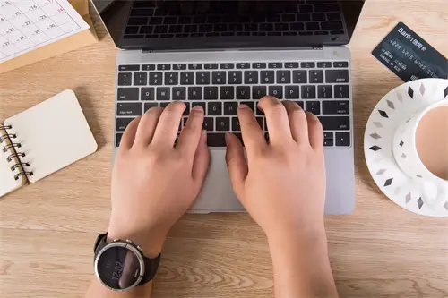 什么吸手机静电